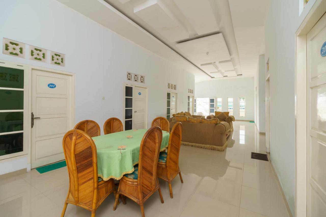 Hotel Reddoorz Syariah Near Simpang Sekip Palembang Extérieur photo