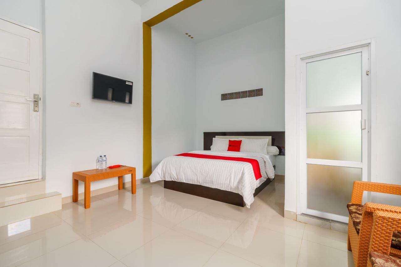 Hotel Reddoorz Syariah Near Simpang Sekip Palembang Extérieur photo