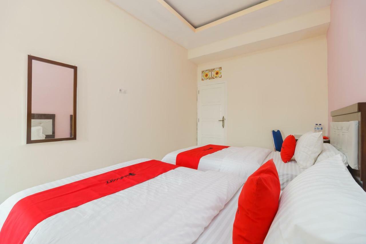 Hotel Reddoorz Syariah Near Simpang Sekip Palembang Extérieur photo